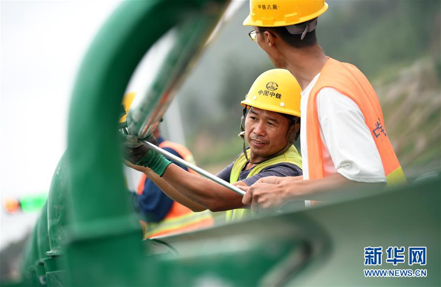 （聚焦复工复产）（3）陕西：清子高速公路建设有序推进